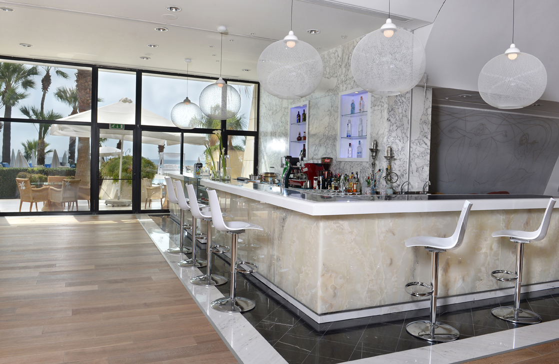 Adelphi_20bar-large.jpg