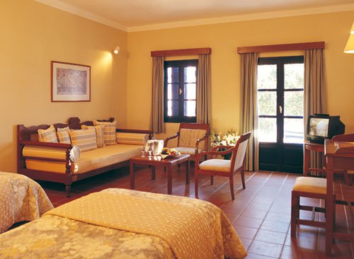 Kalimera_Kriti_-_interno_camera_doppia_vista_giardino.jpg