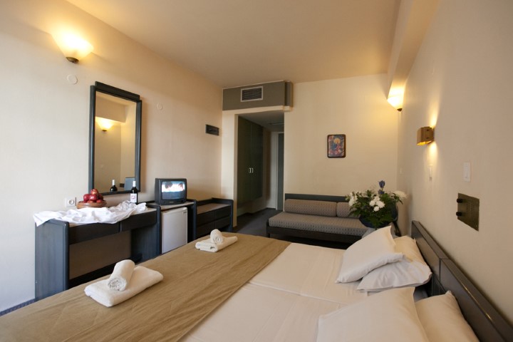 MainBuildingrooms__3_.jpg