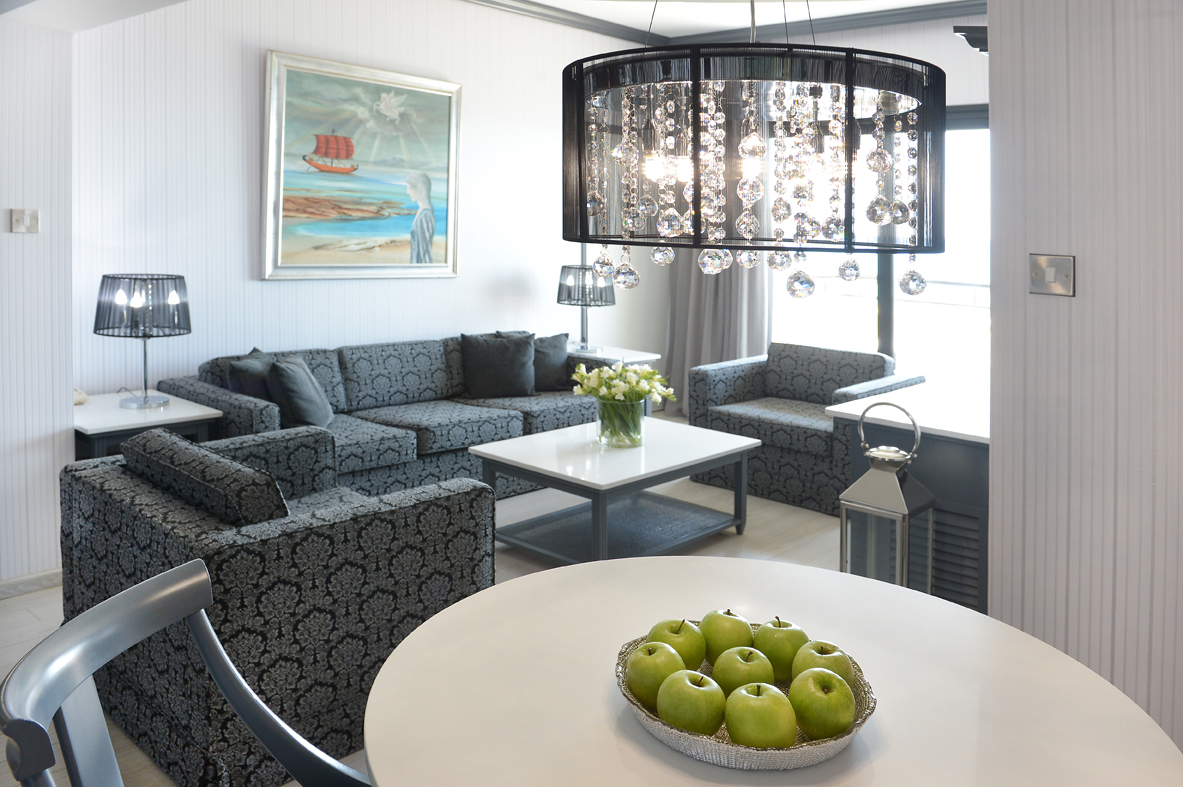 RS_20311_20-_20lounge-large.jpg