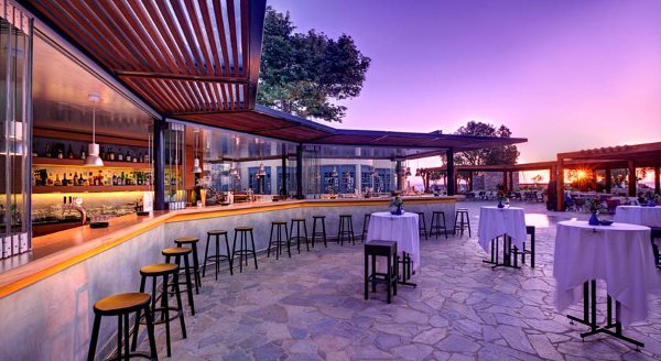 _Kalimera_Kriti_-_bar_a_bordo_piscina_.jpg