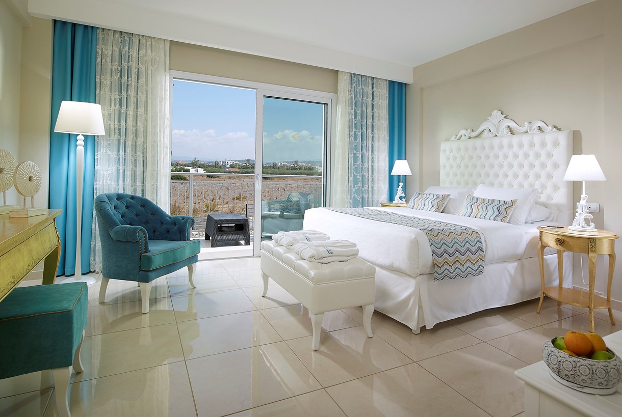 anemosresort_deluxe_doubleroom_1.jpg
