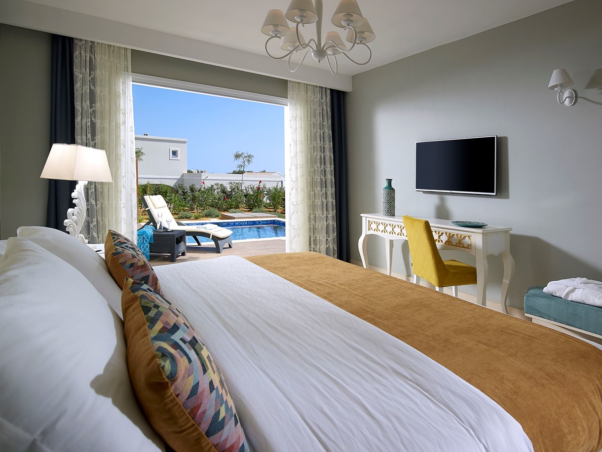 anemosresort_deluxe_familyroom_2.jpg