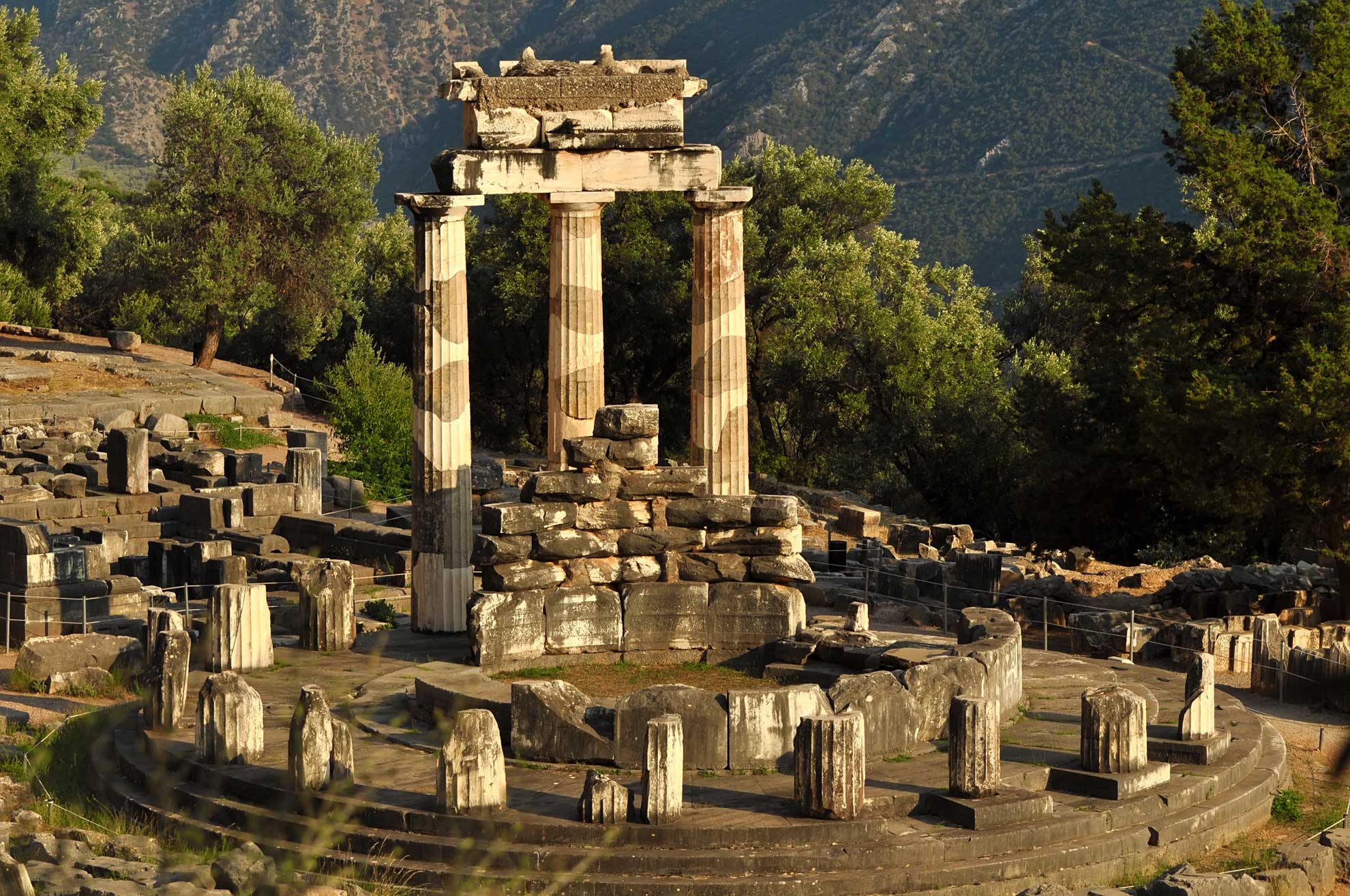 athens-taxi-delfi.jpg