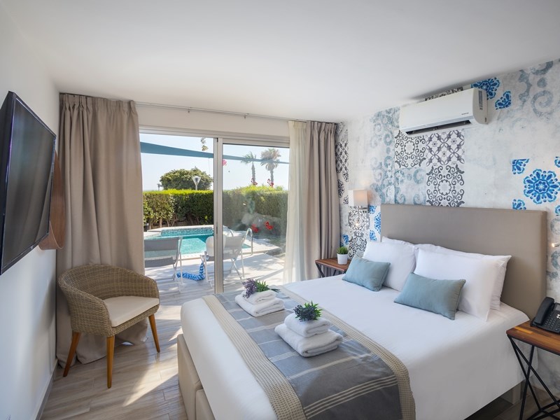 garden-suite-with-pool---copy.jpg