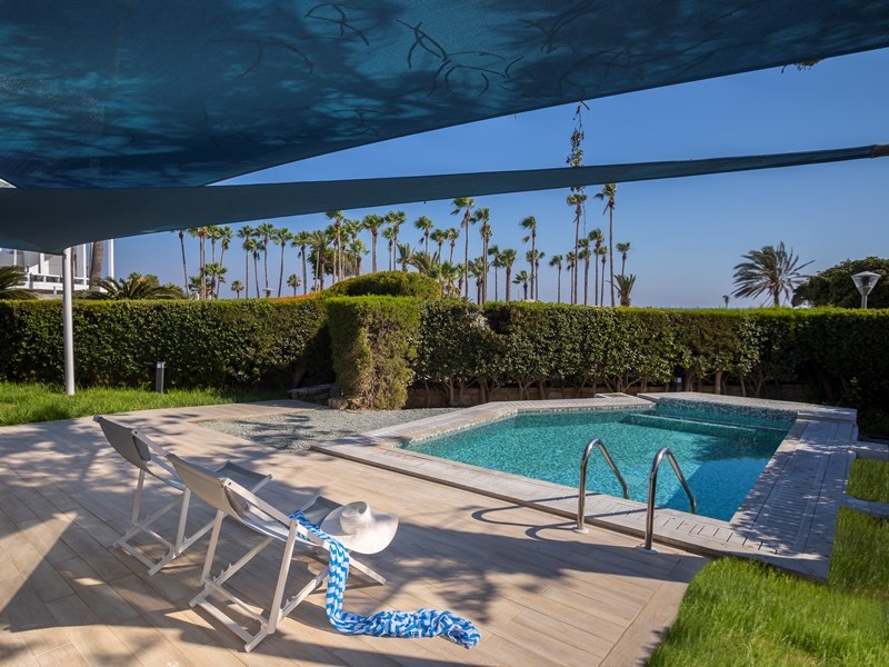 garden-suite-with-pool-7---copy.jpg