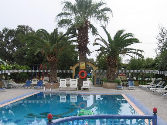 georgia-pool-view_1_.jpg
