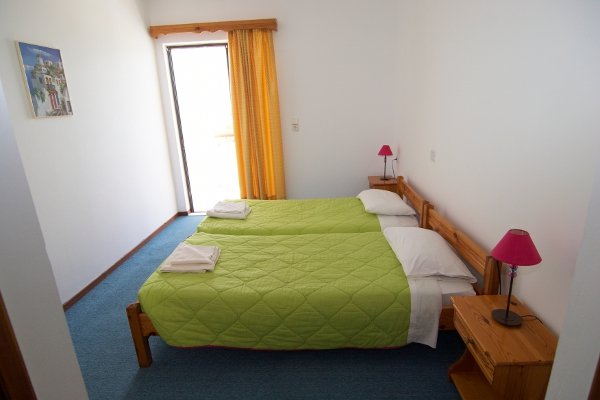 ionikos-4-room1.jpg