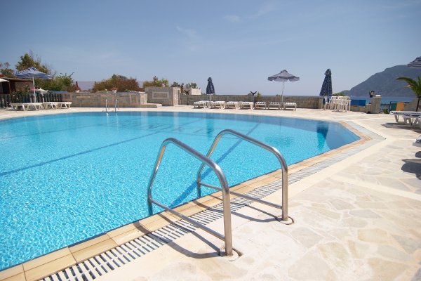 ionikos-6-pool0.jpg