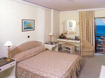 louis-colossos-beach-hotel.jpg