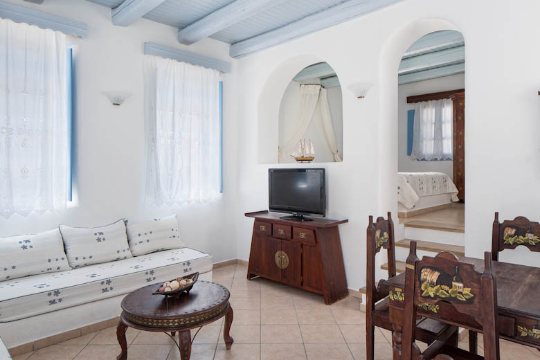 marillia-village-santorini-009.jpg