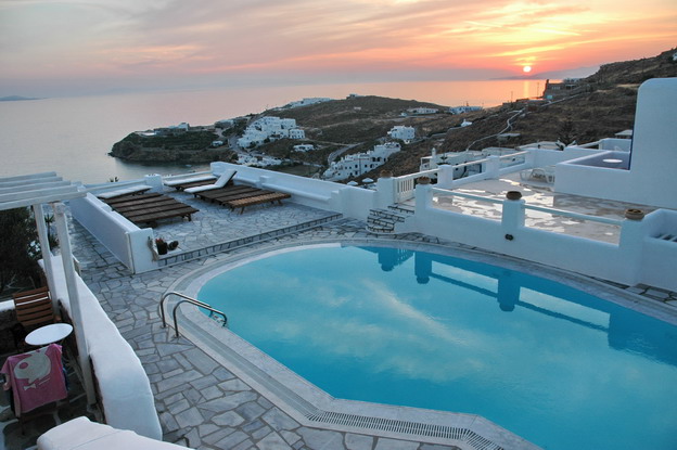 paolas_beach_mykonos4.jpg
