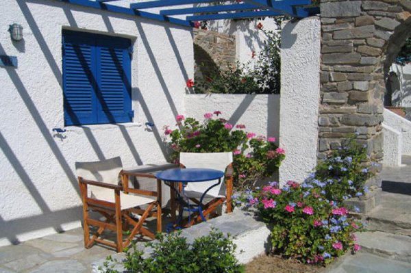 paros-philoxeneia-hotel-exterior_view.jpg