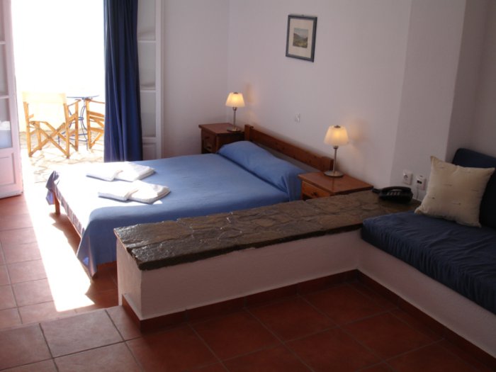 paros-philoxeneia-hotel-interior-room.jpg