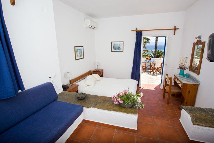 paros-philoxeneia-hotel-interior-view.jpg