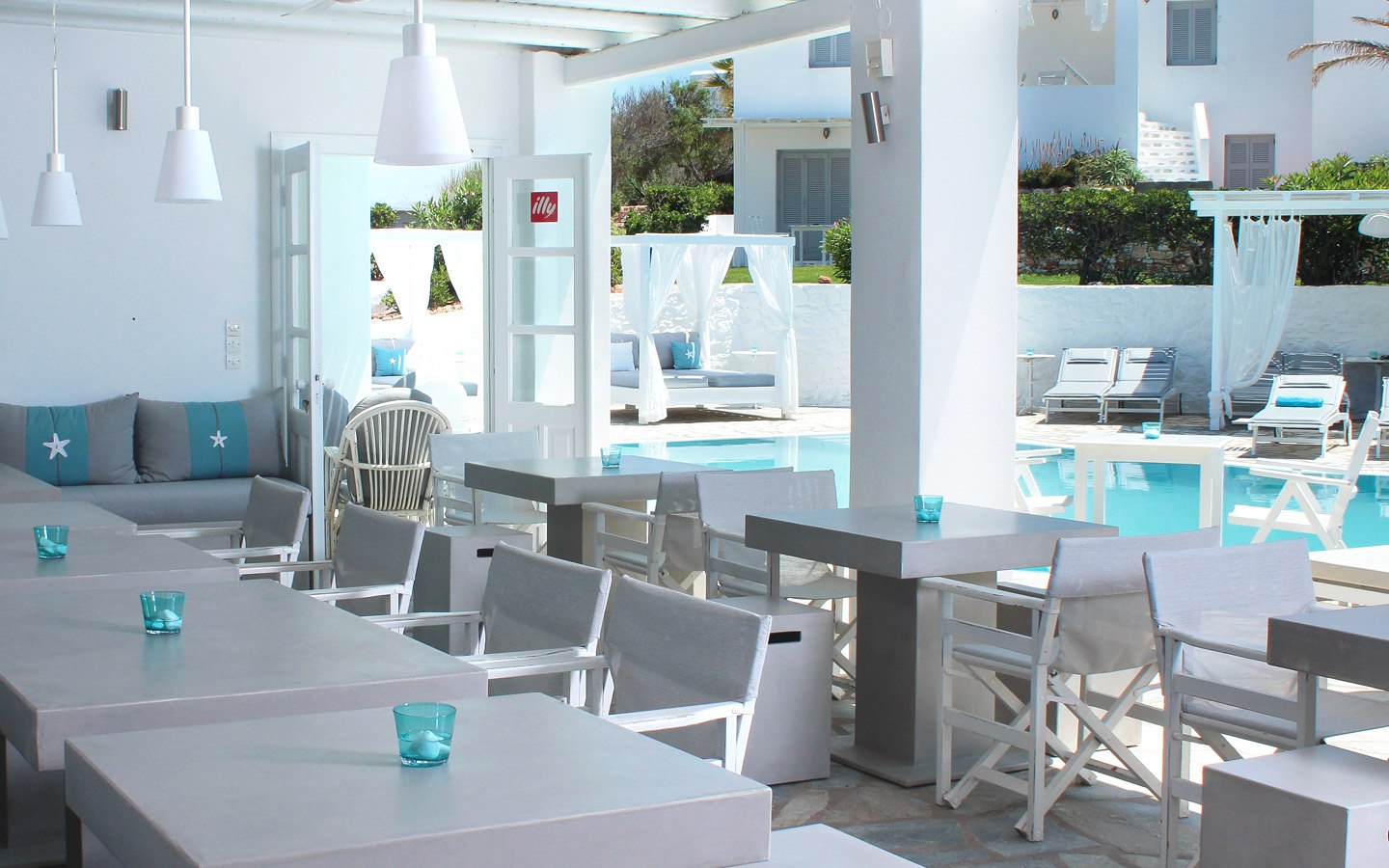 poolbar-slide01.jpg