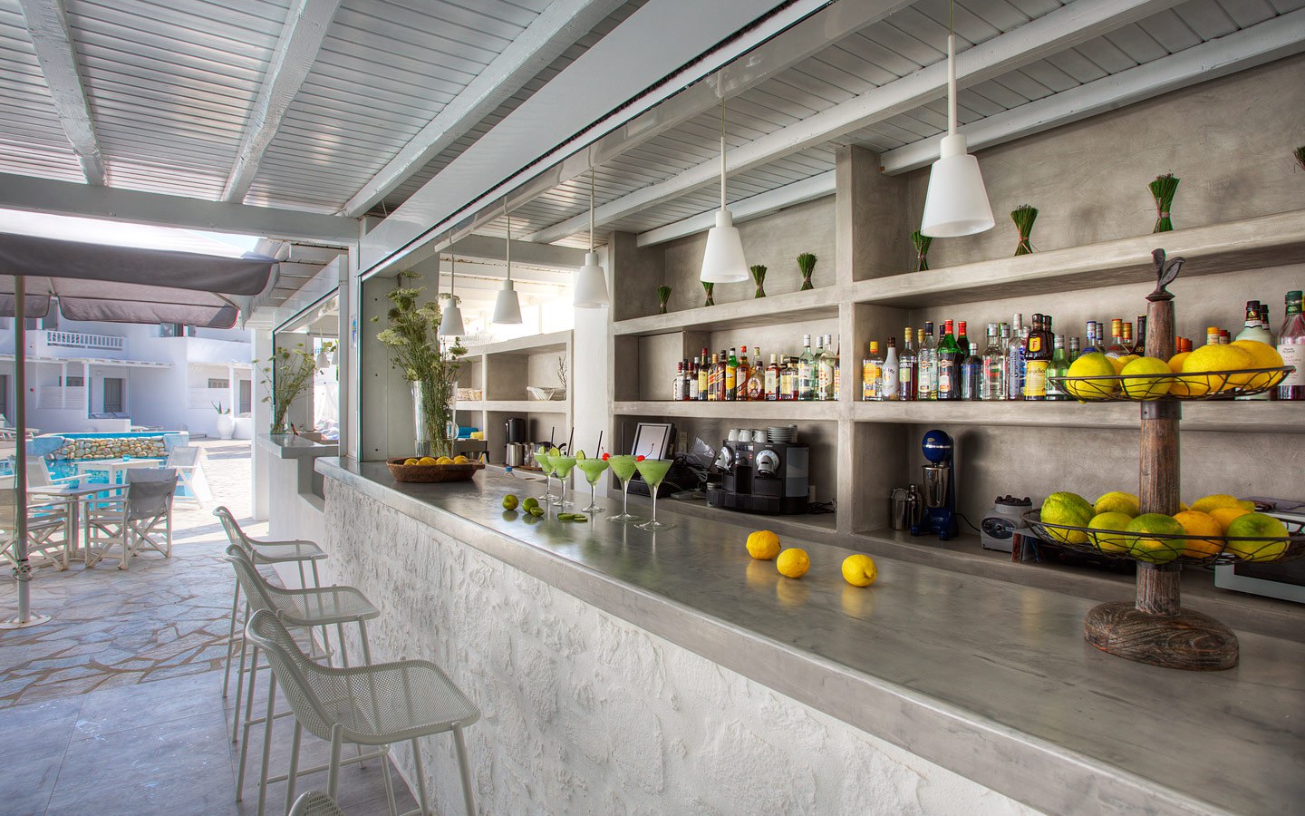 poolbar-slide03.jpg