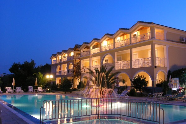 zanteresidence-girasole-sera.jpg
